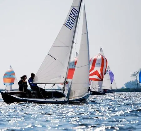 Luxury Houseboat Liberdade With Sauna And Dinghy Bateau-hôtel *