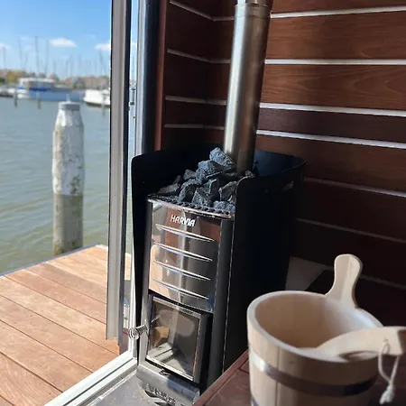 Luxury Houseboat Liberdade With Sauna And Dinghy * Монникендам