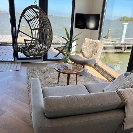 Luxury Houseboat Liberdade With Sauna And Dinghy Ботель *