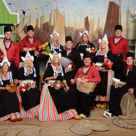 Luxury Houseboat Liberdade With Sauna And Dinghy Úszó hotel *